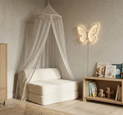 ספת Coco נפתחת למיטה מבד טדי רך בגוון Cotton White